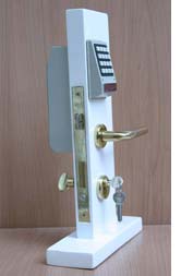 Echipament electronic pentru limitarea accesului de persoane Echipament electronic pentru limitarea accesului de persoane